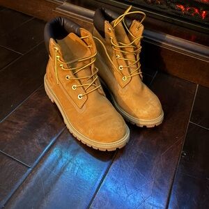 Timberland Tan Nubuck Leather 6” Lace-Up Boots